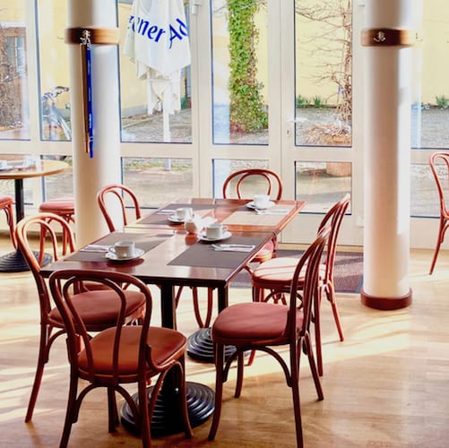 Frühstücksraum im Hotel alte Post mit Blick nach Draußen